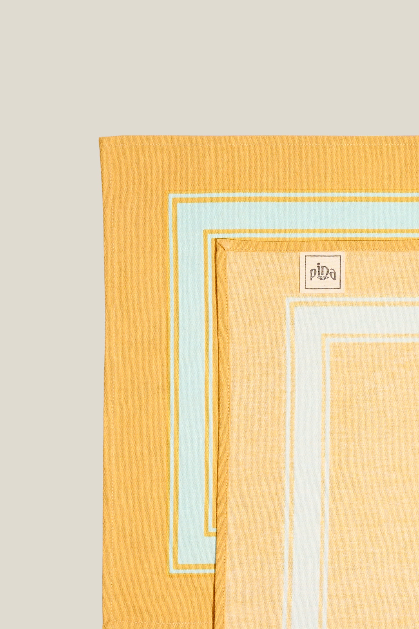 TABLETMAT IN CANVAS "CORNICE"